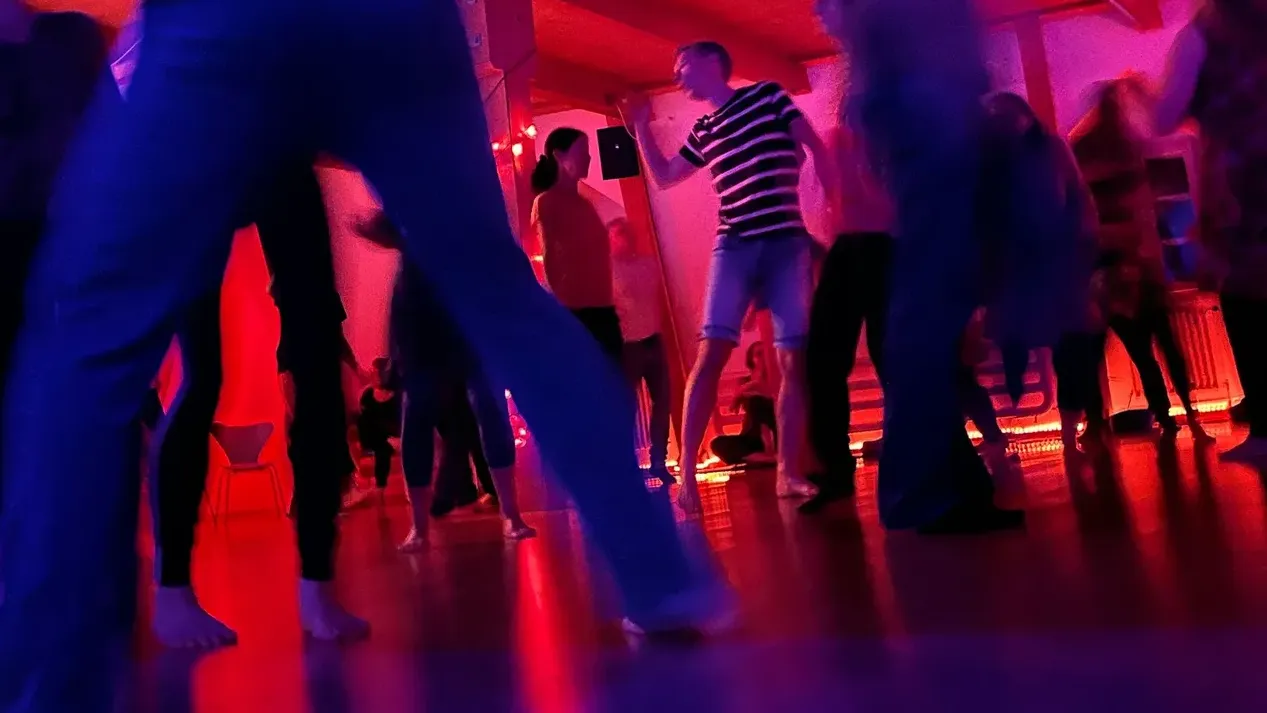 Barfussdisco Bern mit Gast-DJ Marc L.